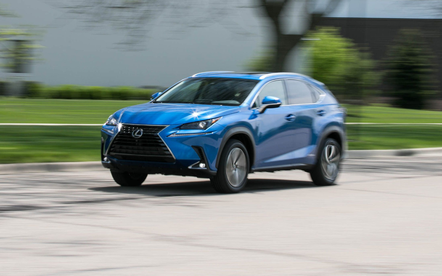 Lexus NX 300h AWD 2018 SUV Drive